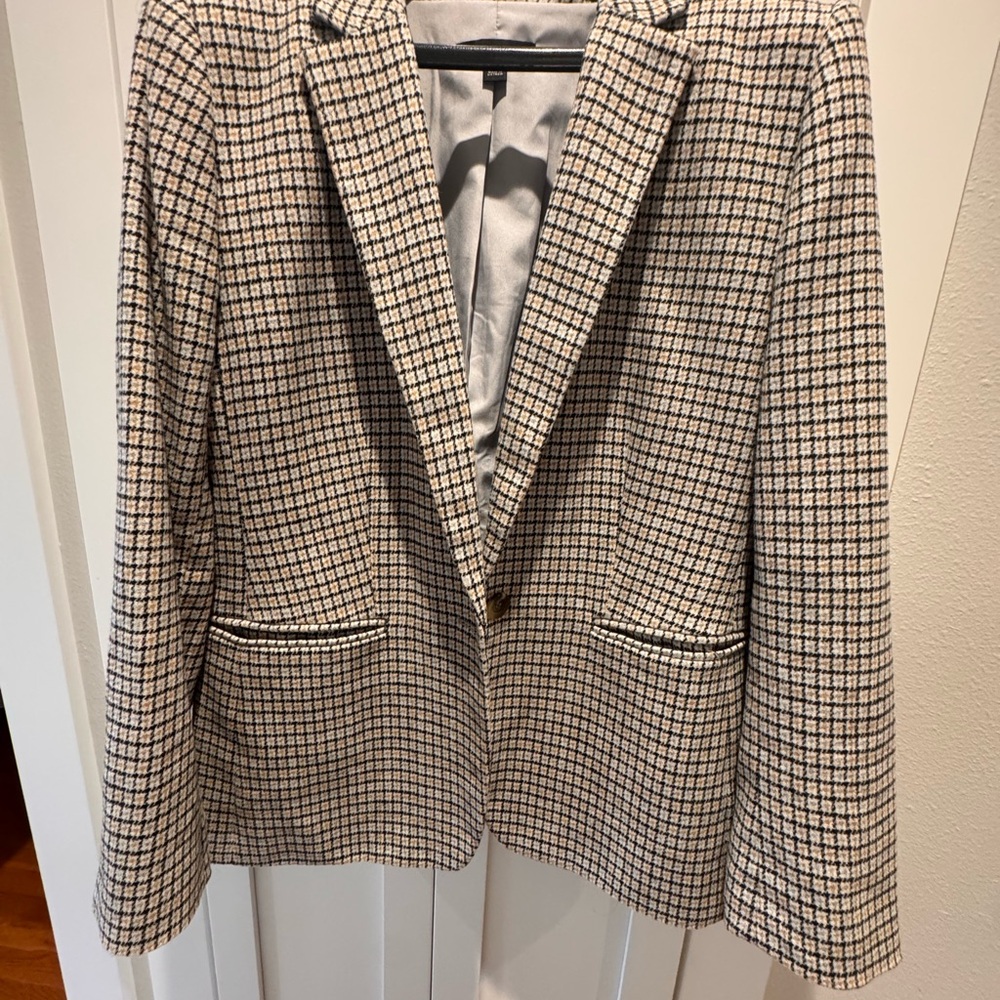 Ann Taylor Black, Tan, Cream, Gray Checkered Blazer